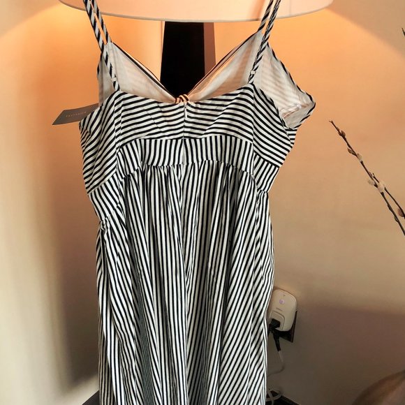 COPY - Sweetheart midi dress - Picture 3 of 3